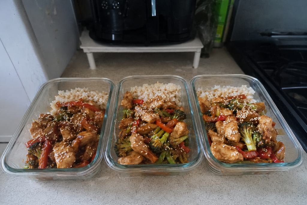 Chicken teriyaki stir-fry meal prep containers, perfect for a busy weekly schedule.